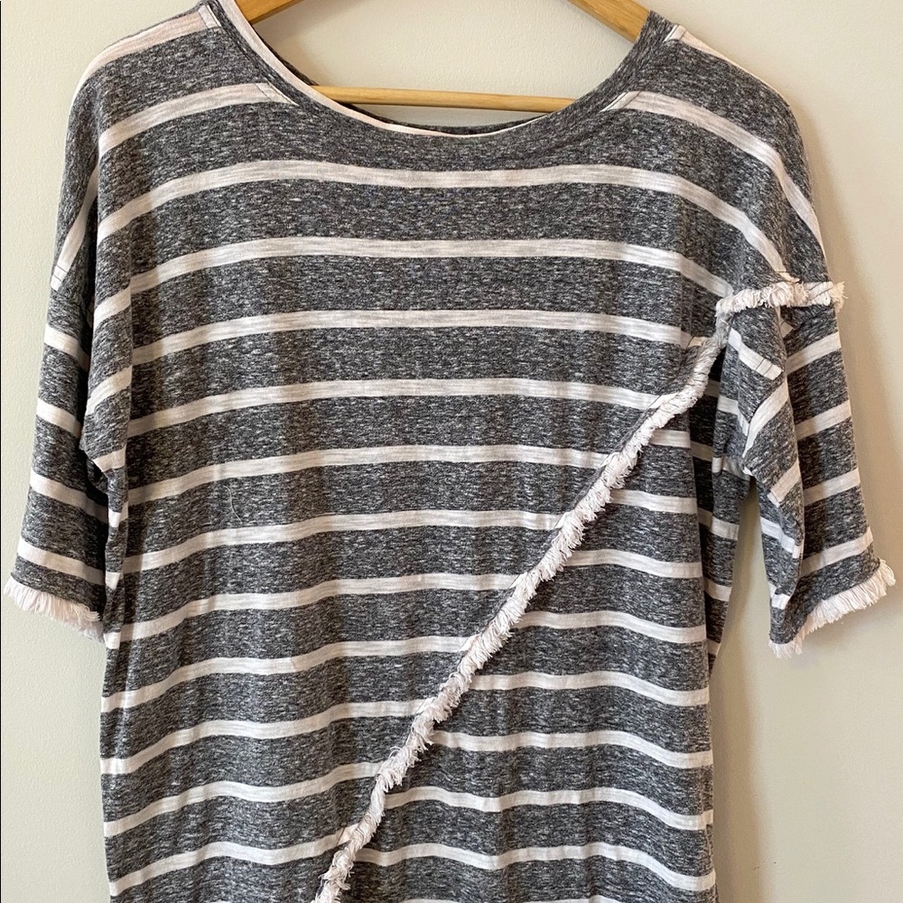 Umgee Women’s Small Grey Tunic Ruffle/Fringe Edge